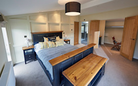 Representation of a main bedroom in a Exclusive Sea View Luxury Lodge