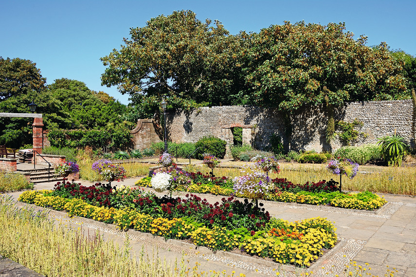2. Connaught Gardens