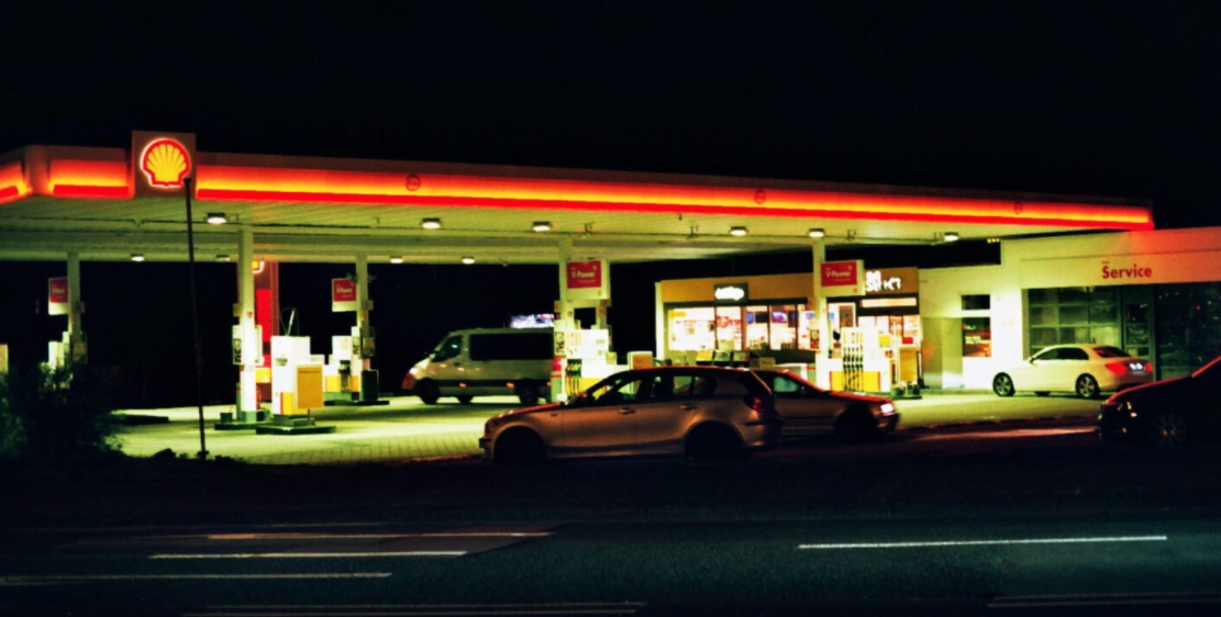 Papierosy, wódka, prąd i paliwo Najwięksi płatnicy podatków w Polsce - Czterdzieści największych firm wpłaciło do budżetu państwa 99 mld zł. Jest to równowartość niemal połowy wpływów budżetu państwa.