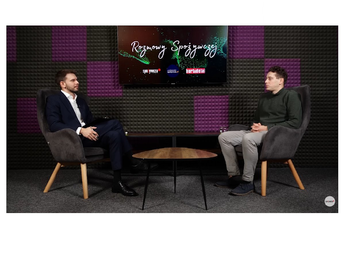 Aplikacja Pola w SpożywczejTV! - W programie Rozmowy Spożywczej wystąpił koordynator aplikacji "Pola. Zabierz ją na zakupy" Mateusz Perowicz.