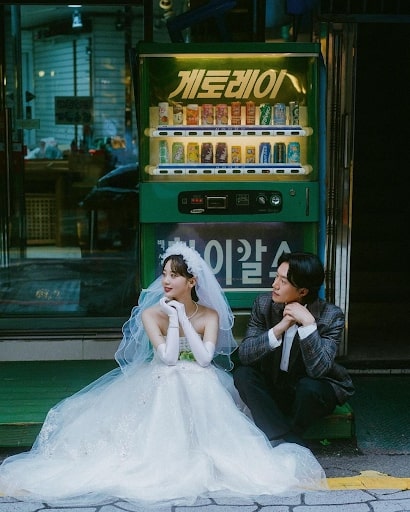 Borrow This, Skip That: How to Get Wedding Inspo Without Copy-Pasting Your Friend’s Big Day. 