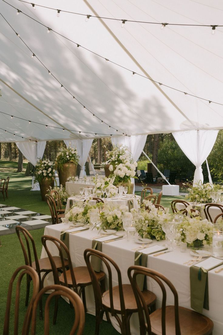 How To Create A Wedding Budget (You'll Actually Stick To)