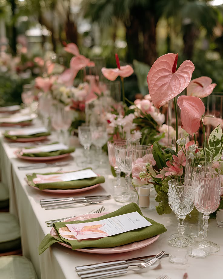 FLORAL TABLE STYLING FOR SUMMER WEDDINGS IN BODRUM Eliana Plotskaya — Wedding Planner & Photographer in Bodrum and Istanbul
