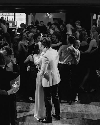 Wedding Guest List Management: The Complete Guide to Plus-One Etiquette and Guest List Planning (2025)