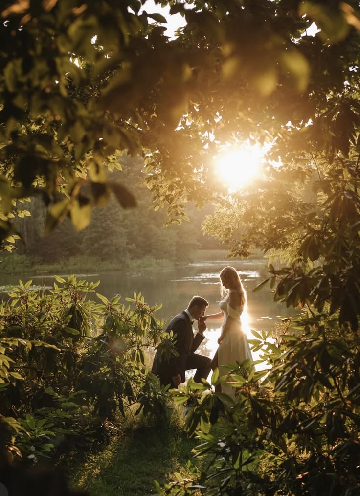 How to Plan a Wedding: What to Do First After Getting Engaged