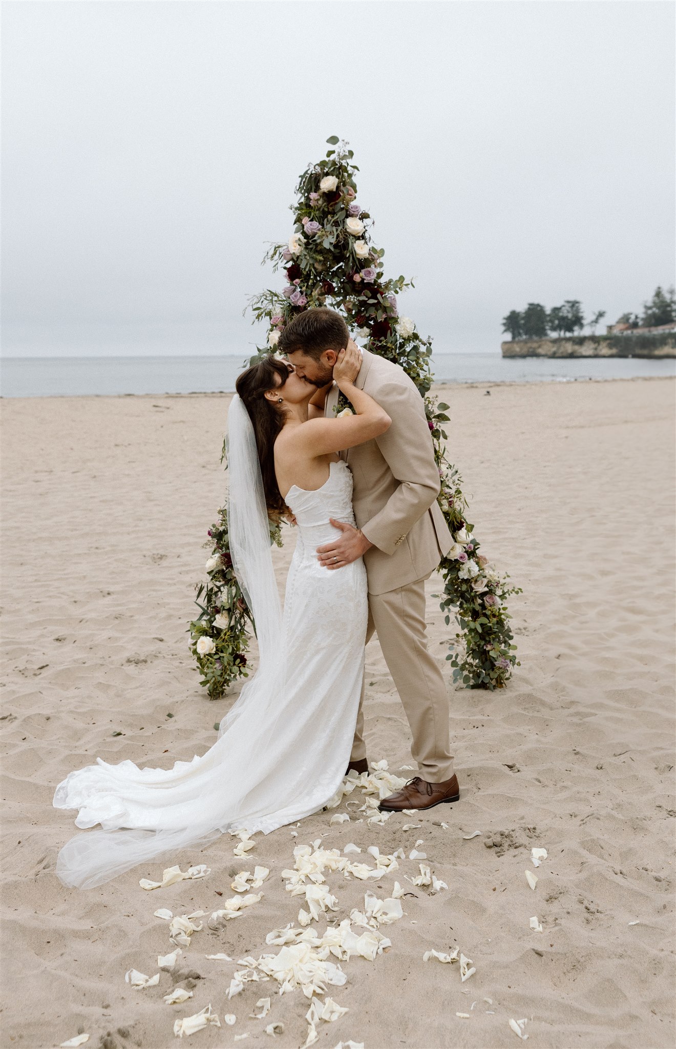 The First Five Things You Should Have On Your Wedding Planning Checklist