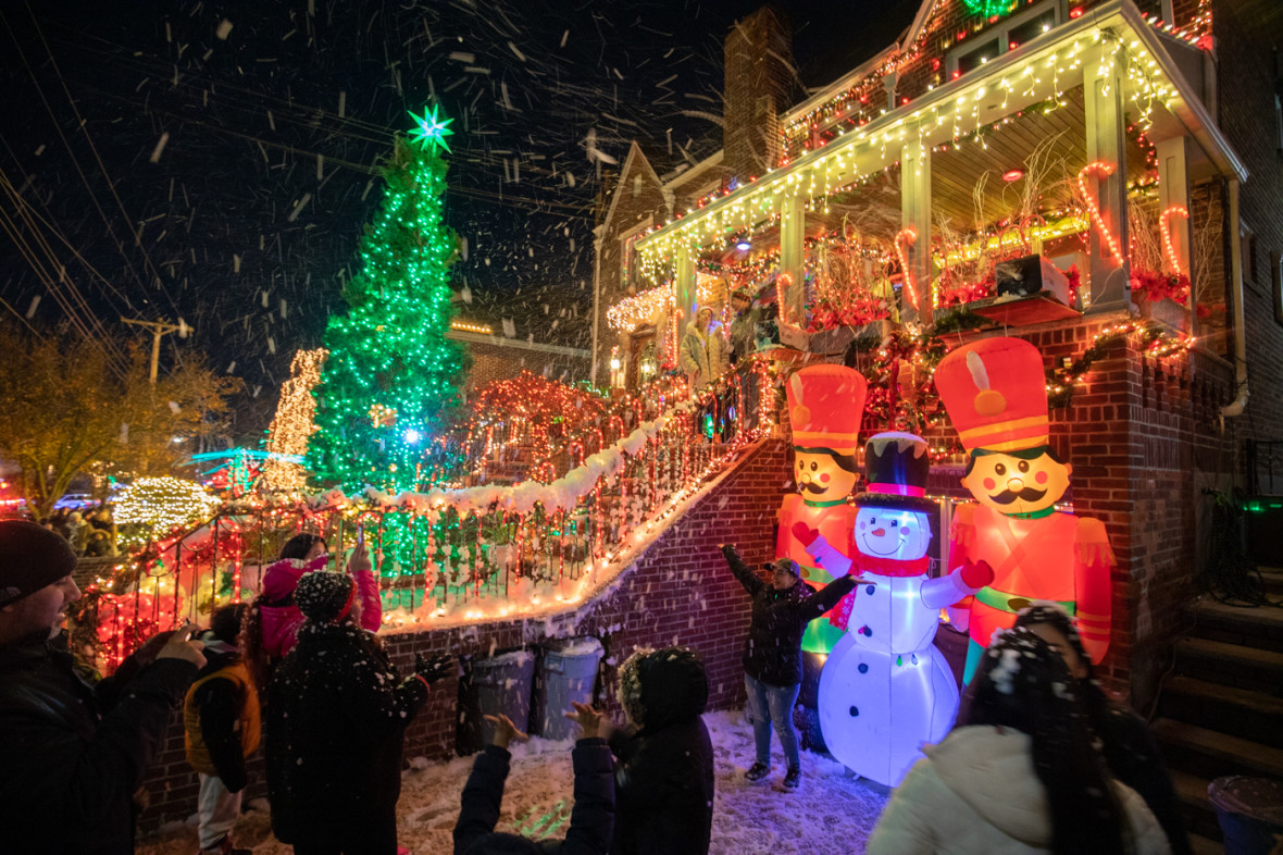 Dyker Heights lights (Sai Mokhtari)