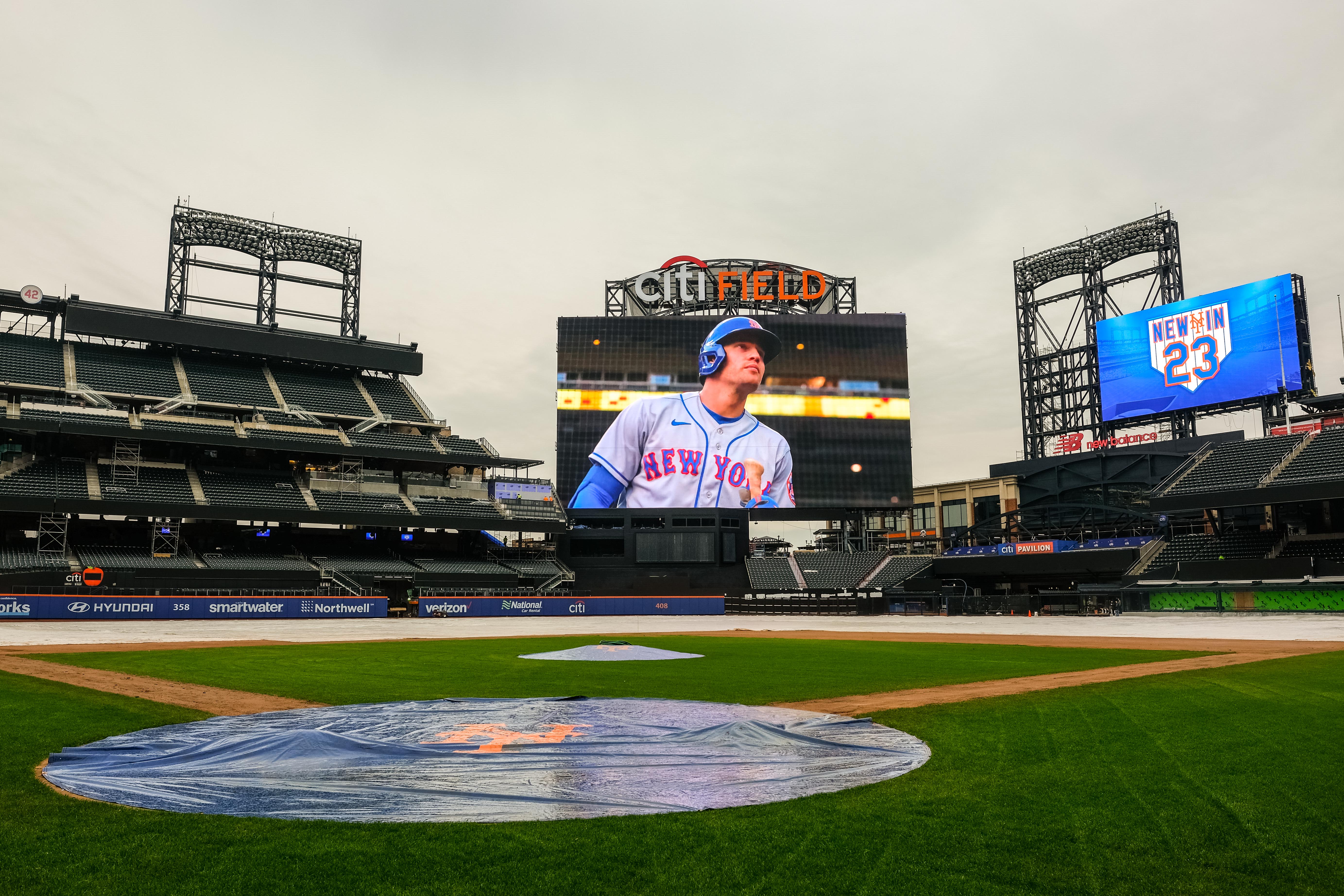 The Ultimate 2023 Mets Fan Guide: Food, Transit & More At Citi Field ...