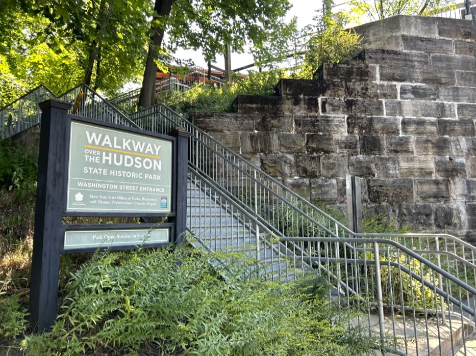 Walkway over the Hudson entrance stairs