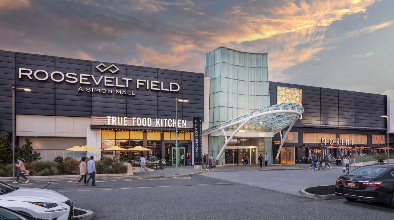 Roosevelt Field Mall main entrance 