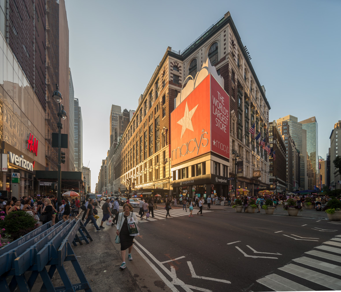 Macy-s Herald Square August 2017 01