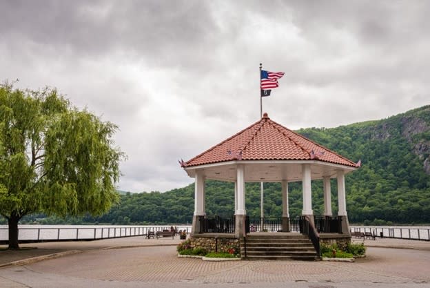 Gazebo overlooking the Hudson River on an overcast day