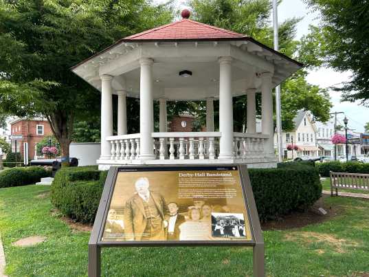 Derby-Hall bandstand