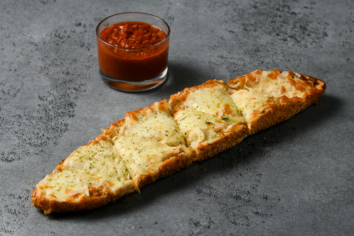 Christian Petroni Garlic Bread