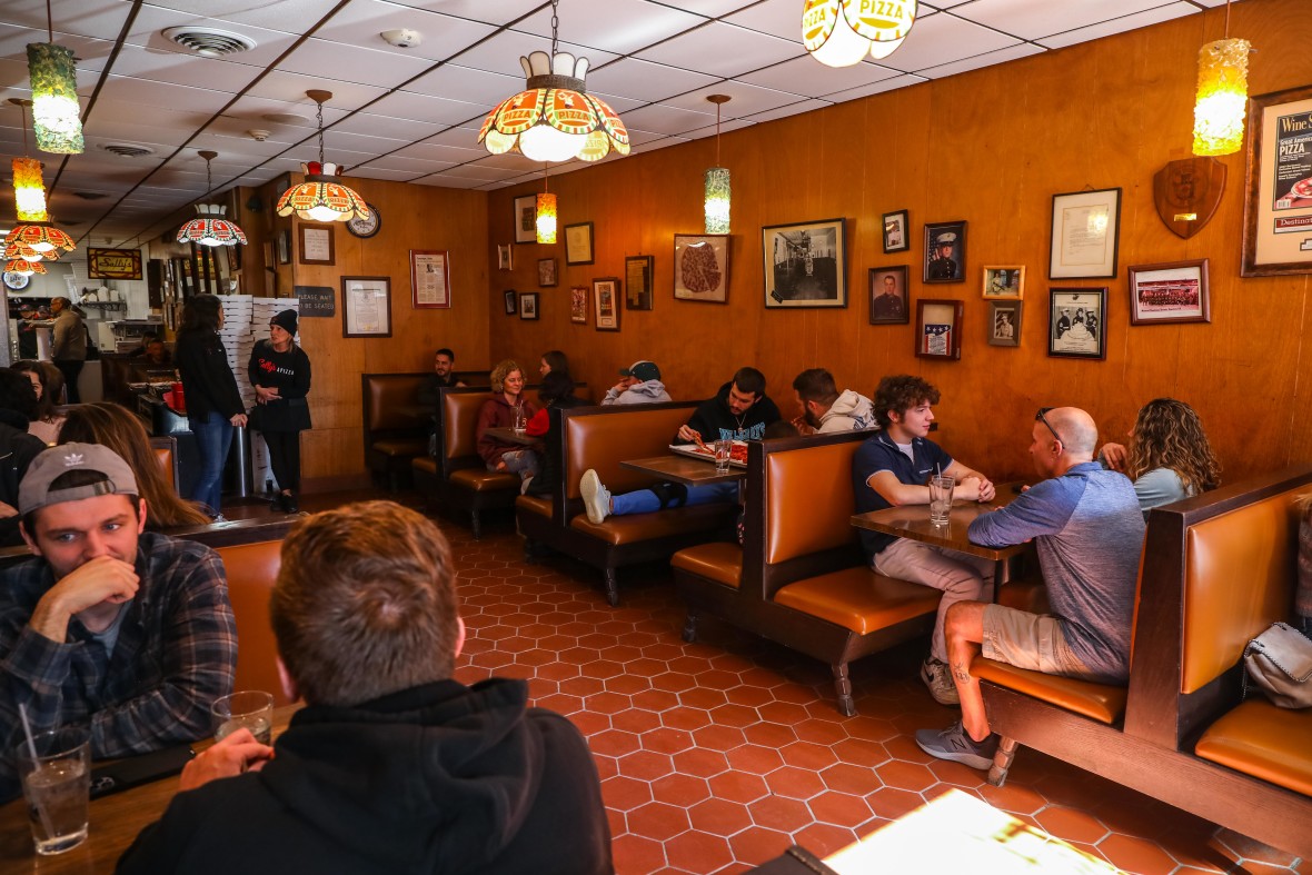 Your Complete Guide To New Haven's Legendary Pizza Spots