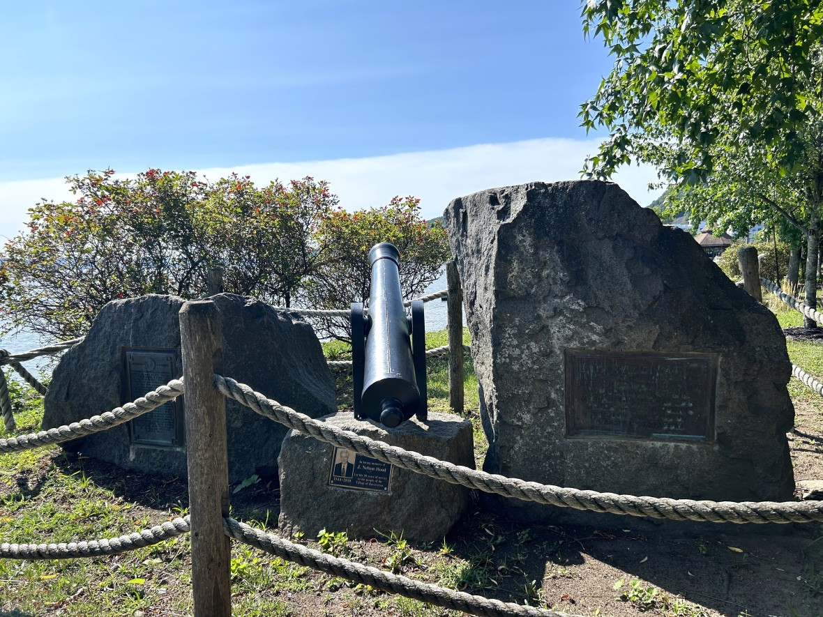 Benedict Arnold monument