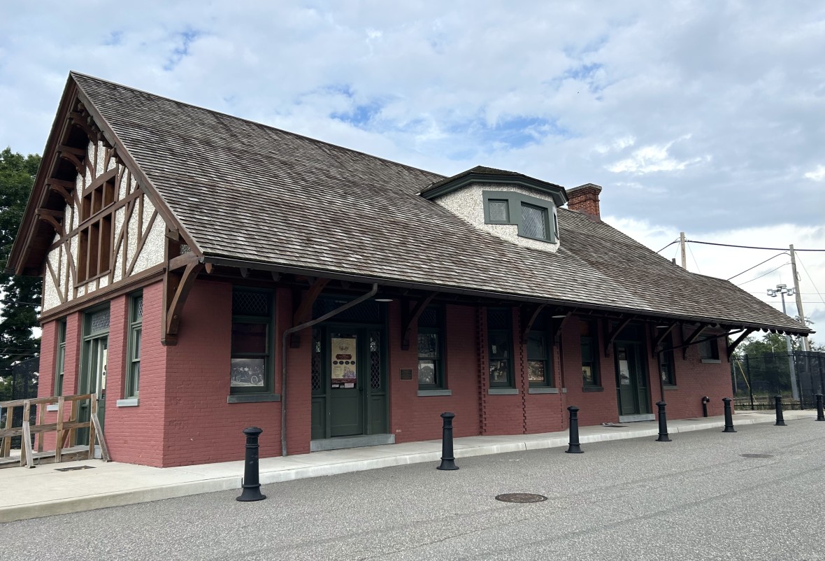 Oyster Bay Railroad Museum main building