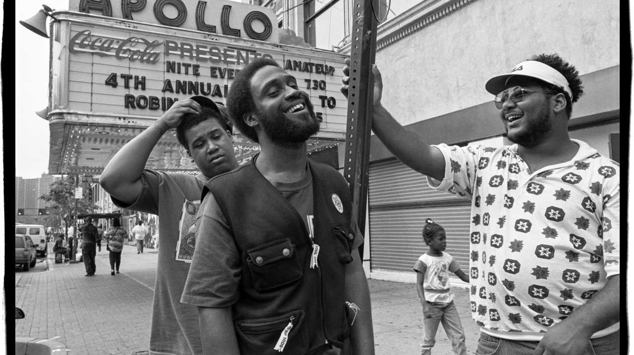 1993 - David Corio - De La Soul outside the Apollo Theater, 253 W 125th Street, Harlem, NYC on 12 September 1993 (l-r) Trugoy, Posdnous and Maseo (1993)