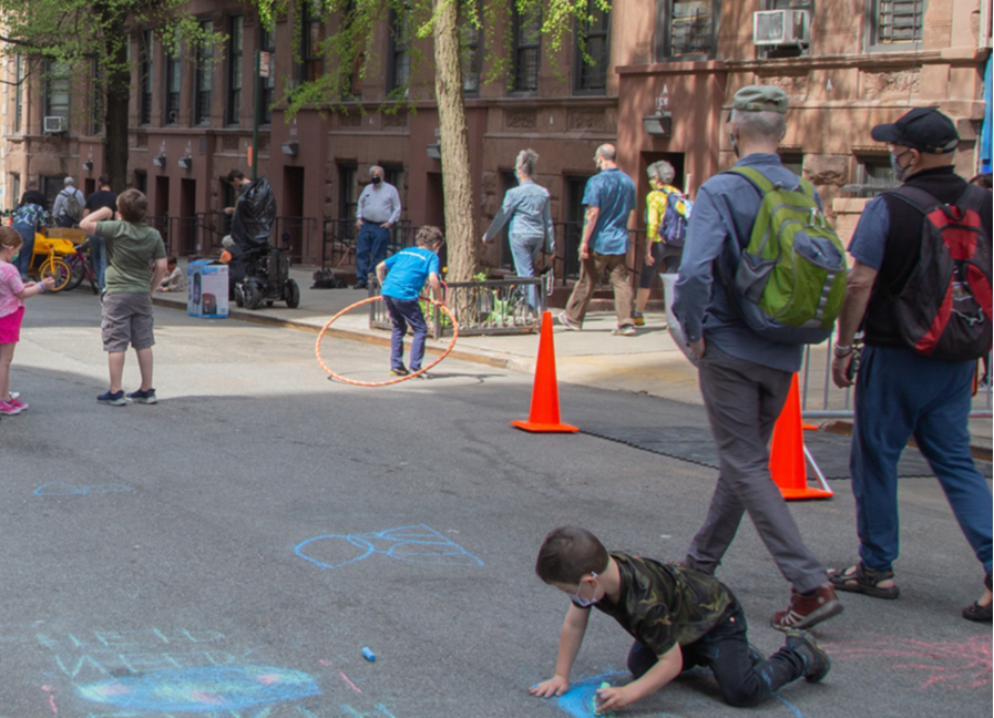 Fifth Avenue closes to cars as holiday season Open Streets program