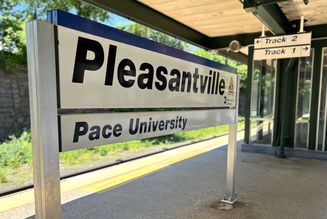 Metro North station signage