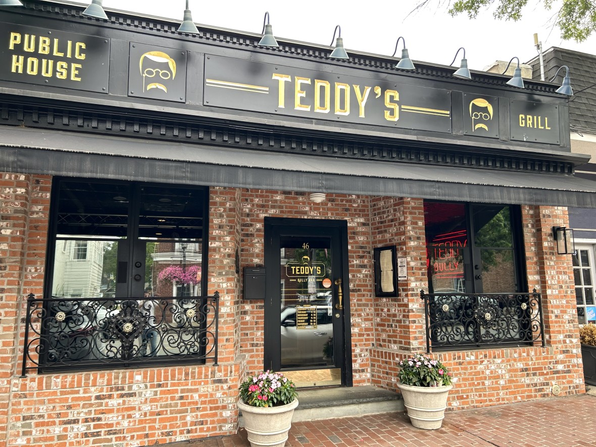 Teddy-s Bully Bar exterior