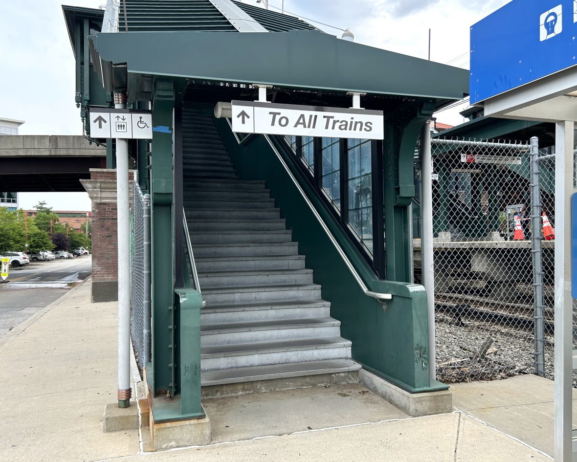 Ossining MNR station entrance