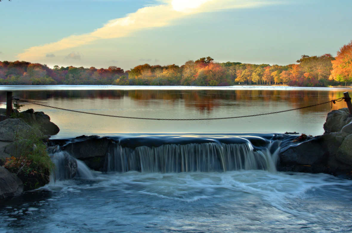 Belmont Lake in autumn