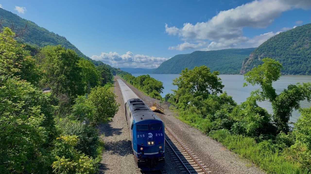 The train headed to Breakneck Ridge