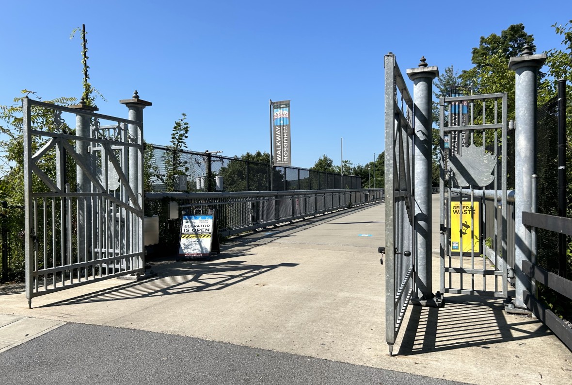 Walkway over the Hudson entrance