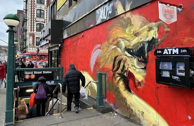 Chinatown Grand St B/D station exterior