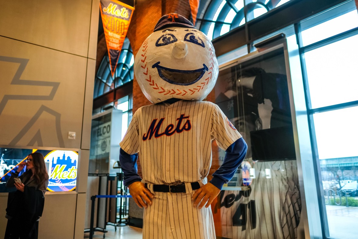 The Ultimate 2023 Mets Fan Guide: Food, Transit & More at Citi Field