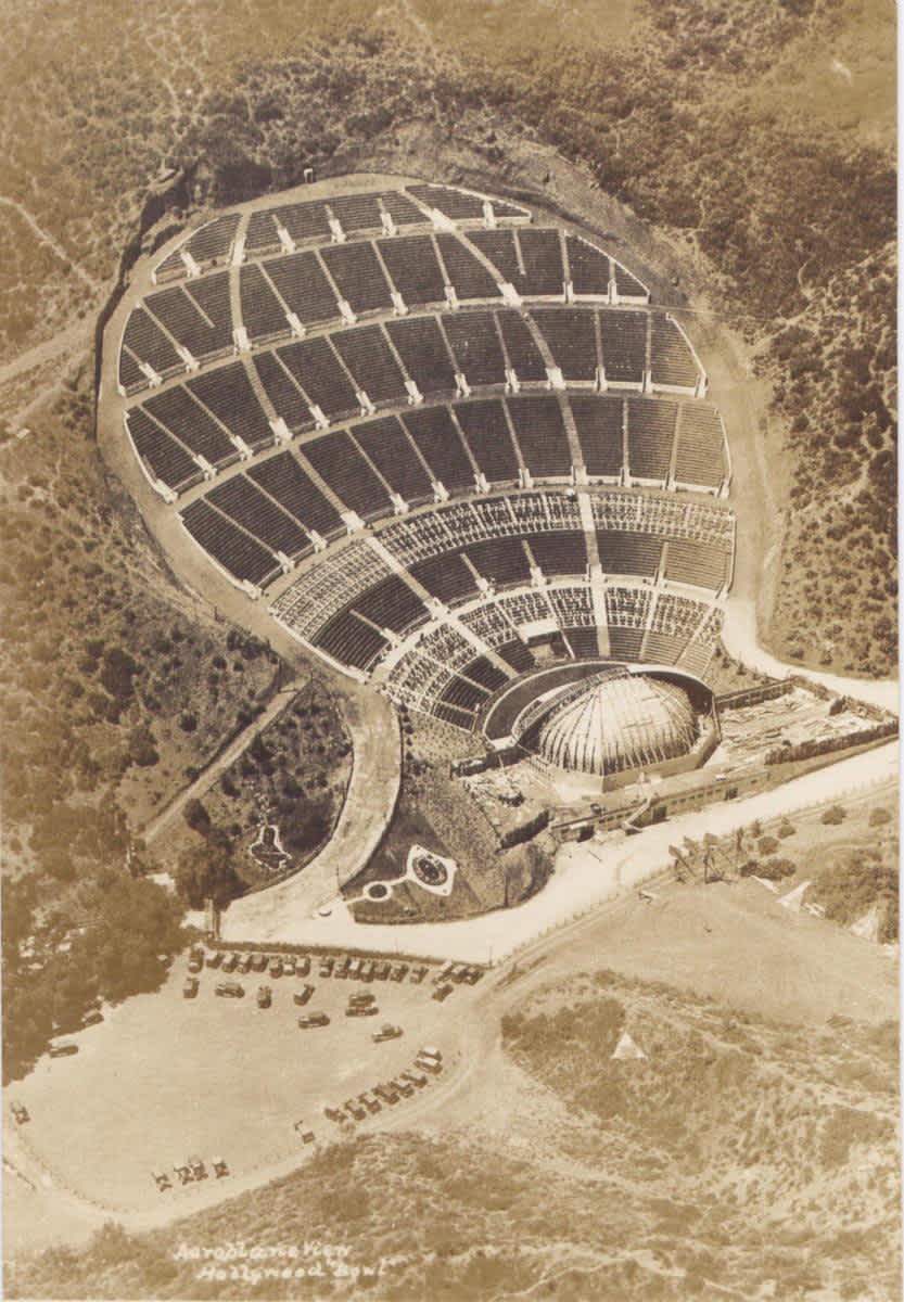 The Bowl’s balloon-shaped seating area under construction, photographed from the sky, 1926.