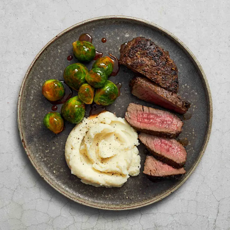 WFC 6405 Beef Steak SirloinMedallions HerbCrusted Lifestyle