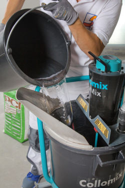 5. Pour the exact amount of water indicated for each sack amount into the mixing bucket