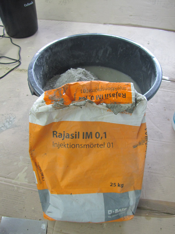 Das Ausgangsmaterial: Injektionsmörtel Rajasil IM 0,1