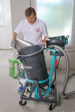 1. Place a clean mixing bucket in the LevMix