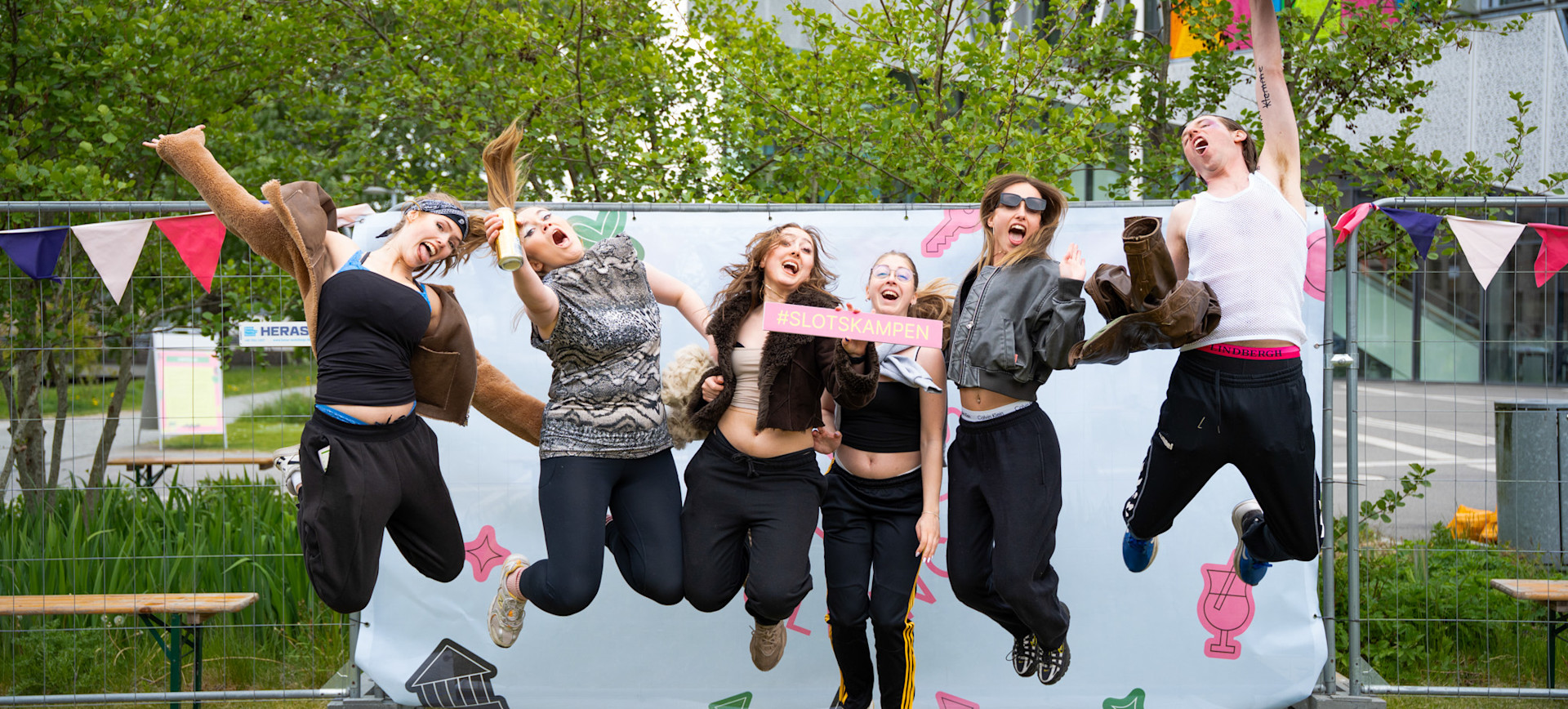 Slotskampen 25 stemning