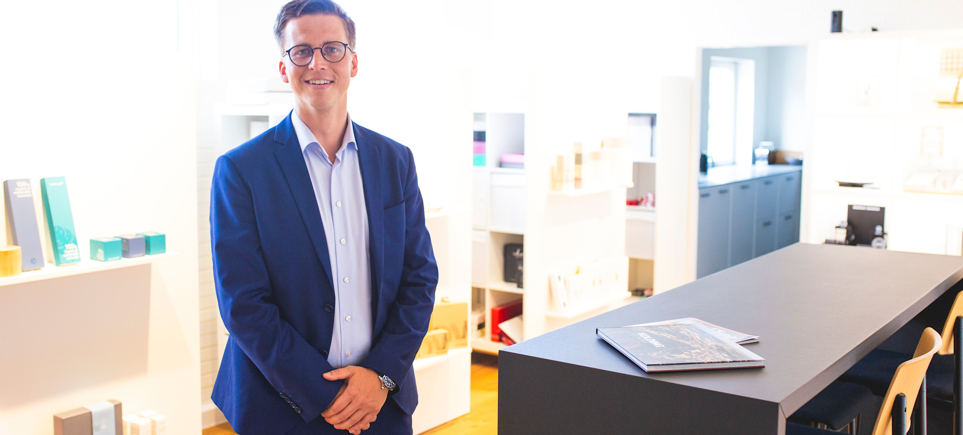 Portræt af Simon Juel Bundsgaard aflang v bord