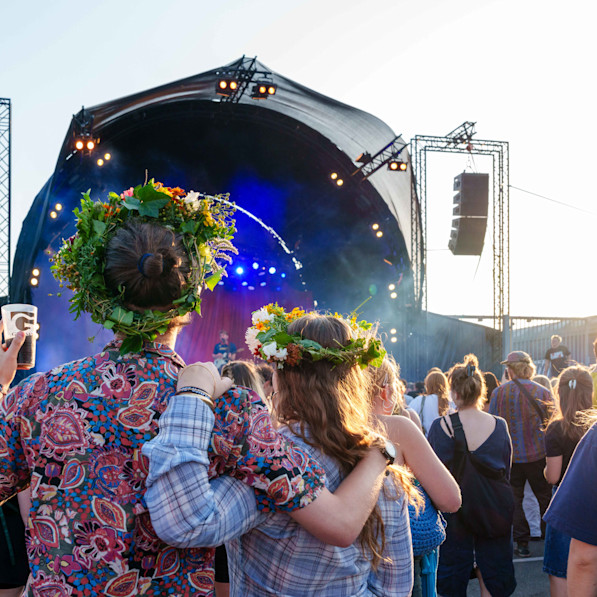 KONTUR 24 - stage and flower crowns