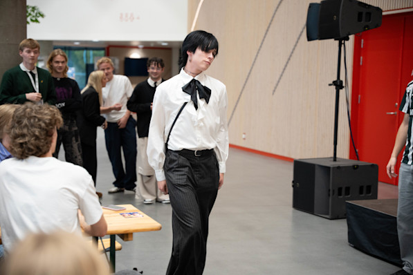 Drag Bingo & Community Dinner fashionshow