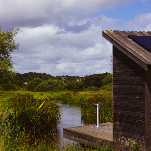 Shelter by the stream at Plovfuren