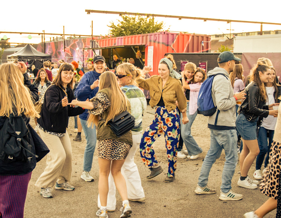 Unge der fester og danser til Kontur 21