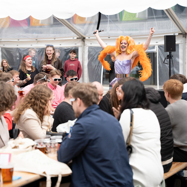 Dragshow at Slotskampen