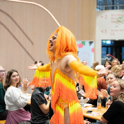 Drag bingo performance