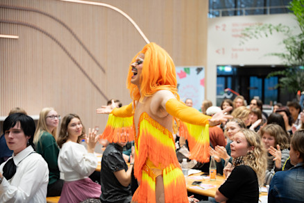 Drag bingo performance