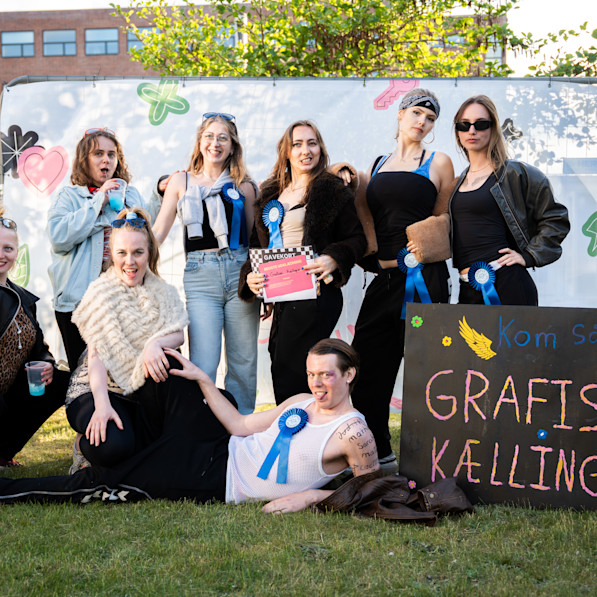 Slotskampen 25: Grafiske Kællinger