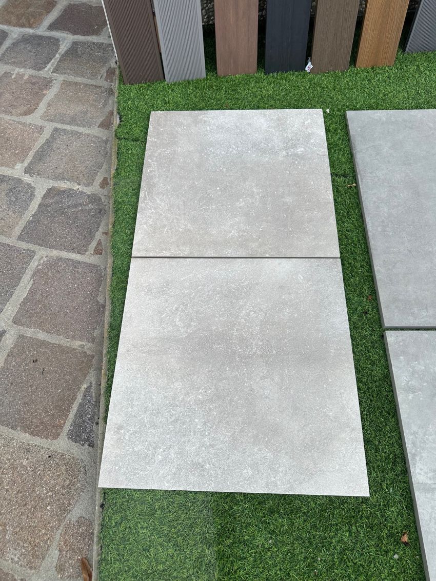 Pavimento galleggiante in gres porcellanato effetto pietra CONKRETE GREY 60x60 by Del Conca OCCASIONE