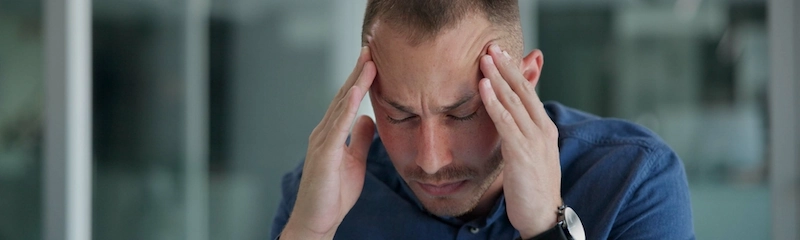 What Does a Migraine Feel Like? Symptoms Explained