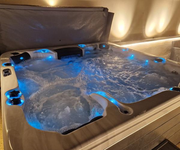 Hot tub 4