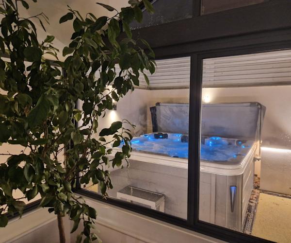 Hot tub 3